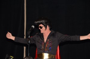 Elvis is in DA HOUSE!
