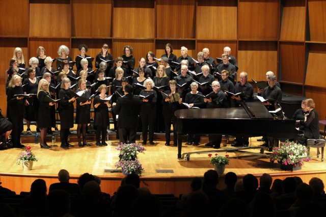 Spring 2018 group pic w-o Wanda